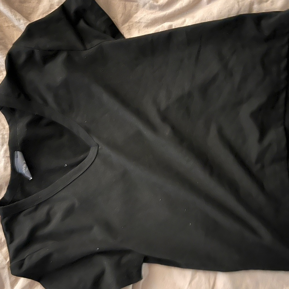 women’s super simple black cropped t shirt